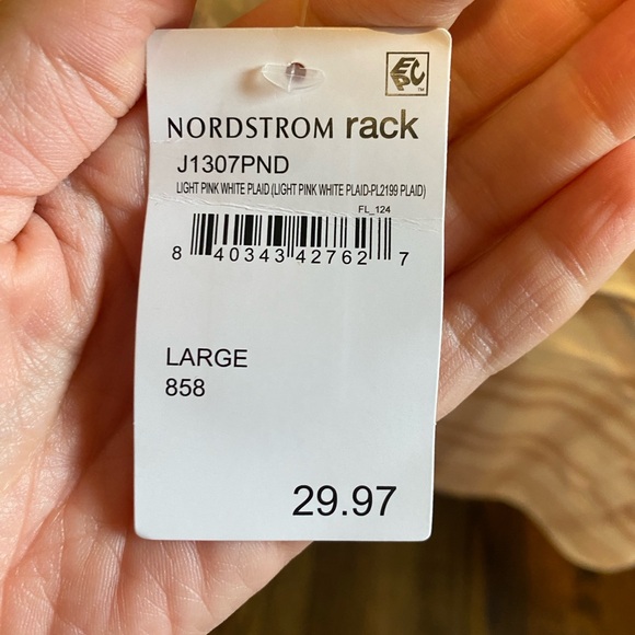 Shacket - Picture 3 of 3